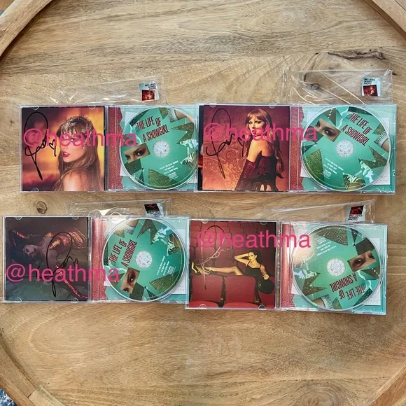SIGNED COMPLETE SET Taylor Swift The Life of a Showgirl 4-CD Set - Picture 3 of 7